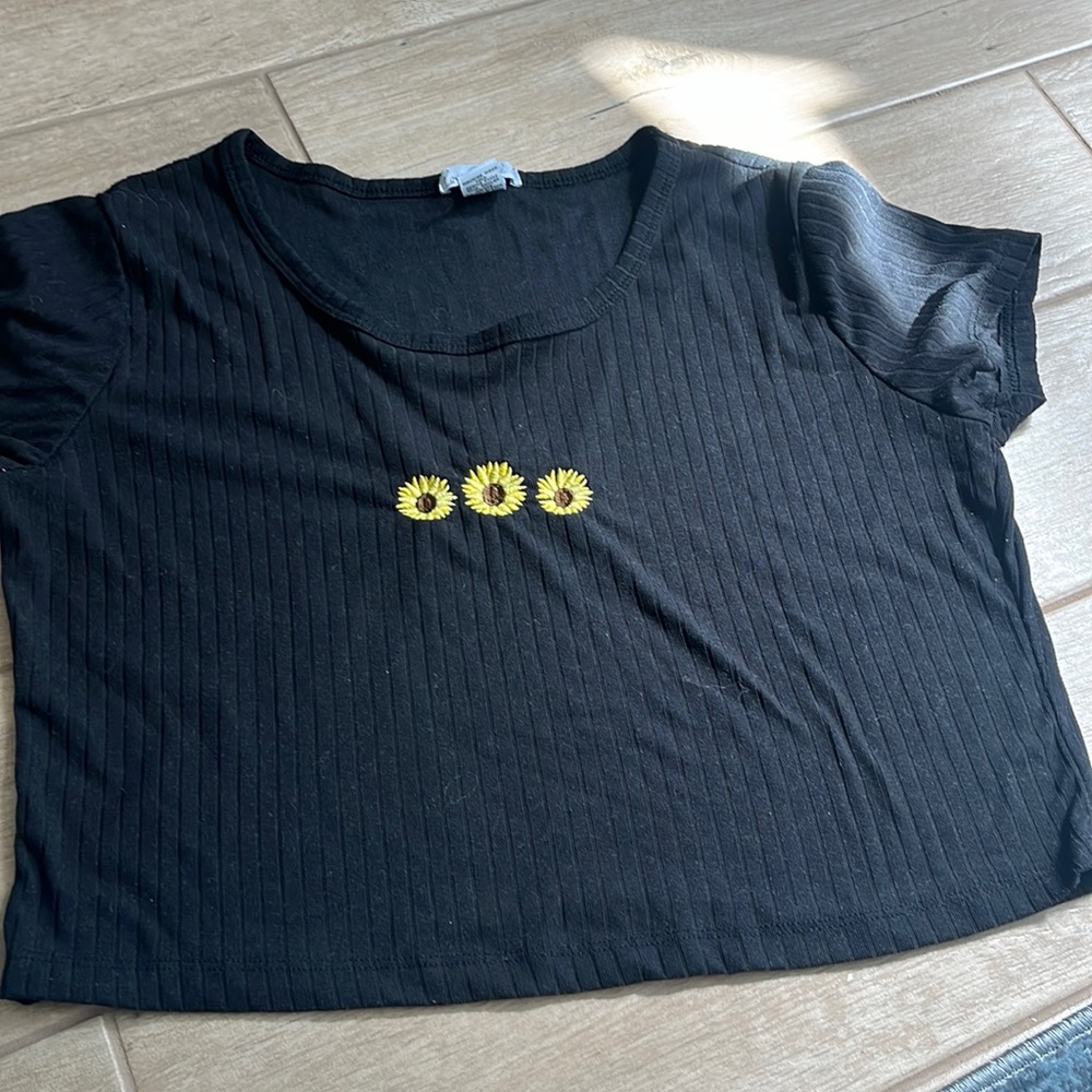 Cute sunflower crop top